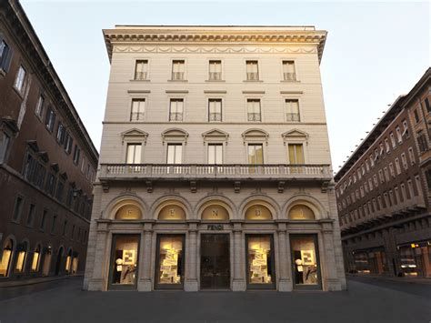 palazzo di roma fendi